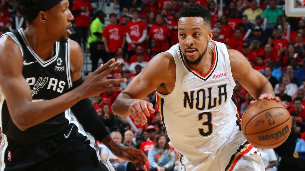 CJ McCollum mengharapkan “banyak kemenangan di masa depan kita” setelah memimpin New Orleans Pelicans meraih kemenangan atas San Antonio Spurs.