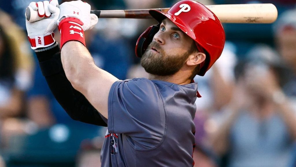 Bintang Philadelphia Phillies Bryce Harper Homers pada pekerjaan rehabilitasi pertama