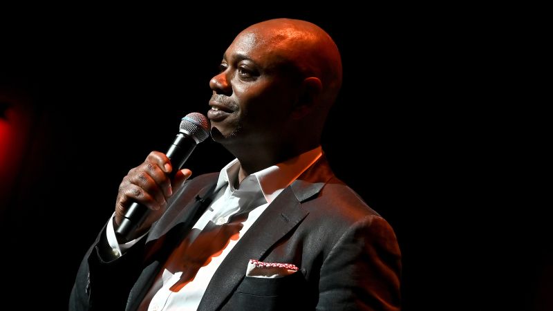 Perwakilan Dave Chappelle mengatakan tidak ada gangguan pada penulis ‘SNL’ sebelum menjadi tuan rumah pesta yang dia selenggarakan